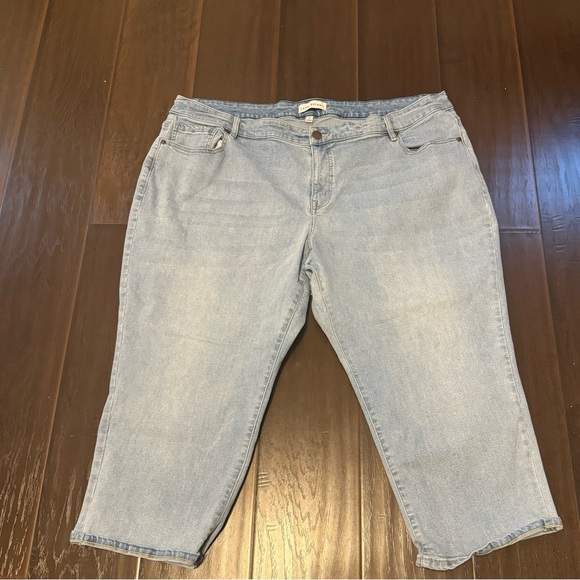 Lane Bryant midrise pedal crop jeans women’s plus size 26 - Picture 1 of 3